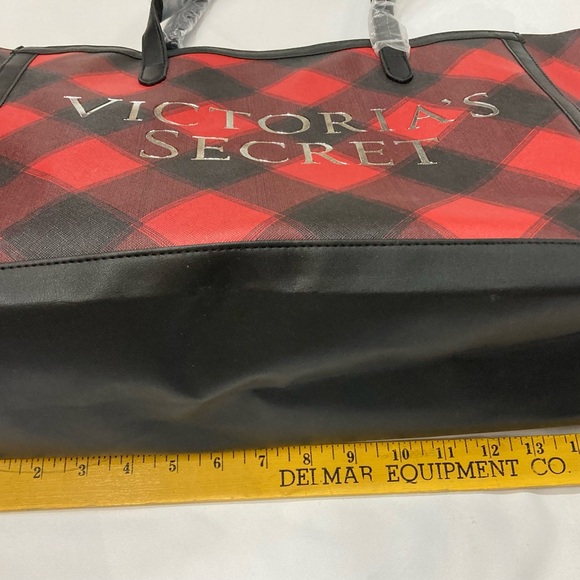 New Victoria's Secret Plaid Tote O/S - Picture 7 of 9